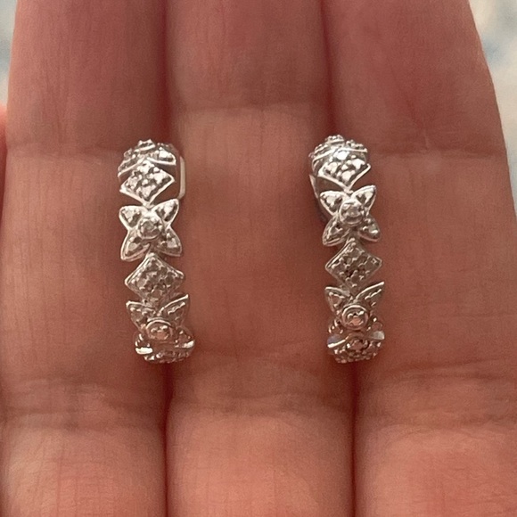 Solid sterling silver drop earrings - Picture 4 of 8